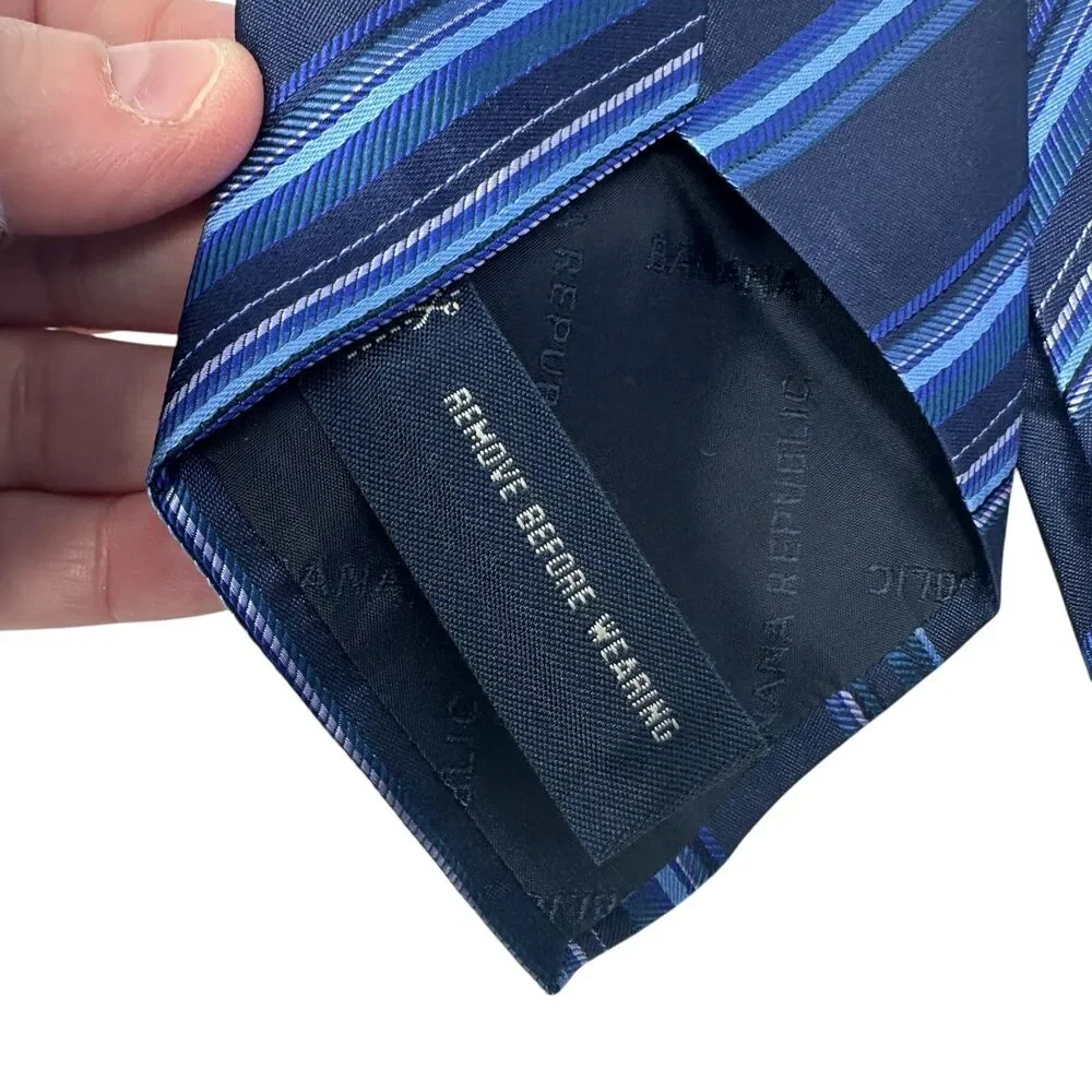 Banana Republic Made in Italy Blue Diagonal Striped 100%‎ Silk Tie NWT